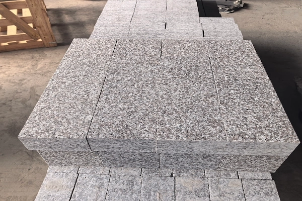 G664 Granite granite cube stone slab during calibration and sizing quality control