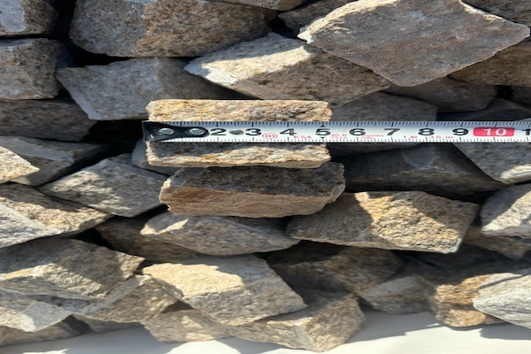 G682 Granite granite cube stone slab during calibration and sizing quality control