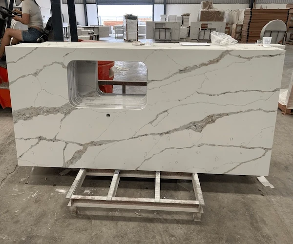 White Calacatta Quartz Kitchen Top dry-laid countertop components aligned in a supplied factory reference image