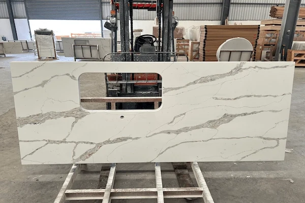 White Calacatta Quartz Kitchen Top fabricated kitchen top pieces prepared for layout inspection in a supplied factory image