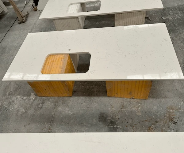 White Quartz Kitchen Top dry-laid countertop components aligned in a supplied factory reference image